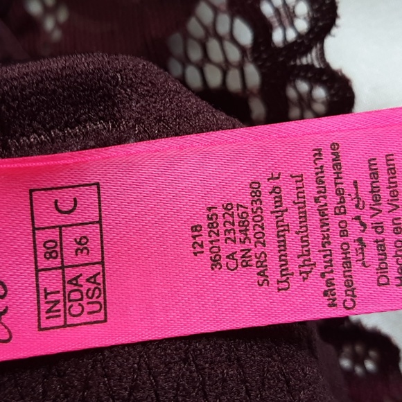 LaSenza Padded underwire lace bra.  Size 36C.  Adjustable straps  Classi… - Picture 9 of 15